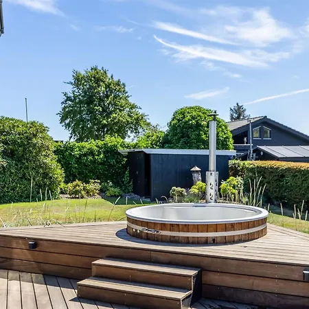 Semesterbostad Tecumseh - 300m From The Sea By Interhome *